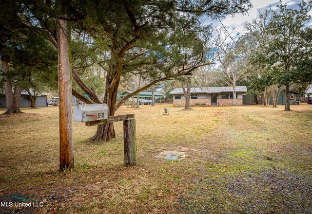 510 Ward Avenue, Ocean Springs, MS 39564