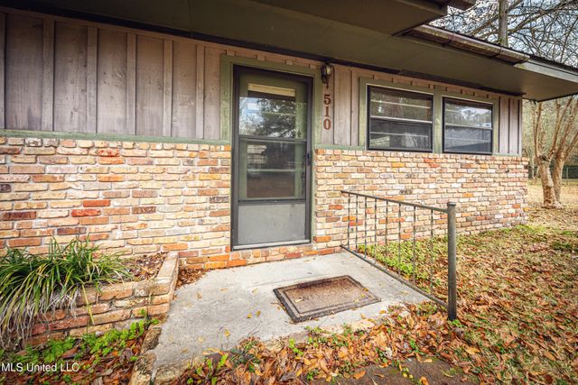 510 Ward Avenue, Ocean Springs, MS 39564