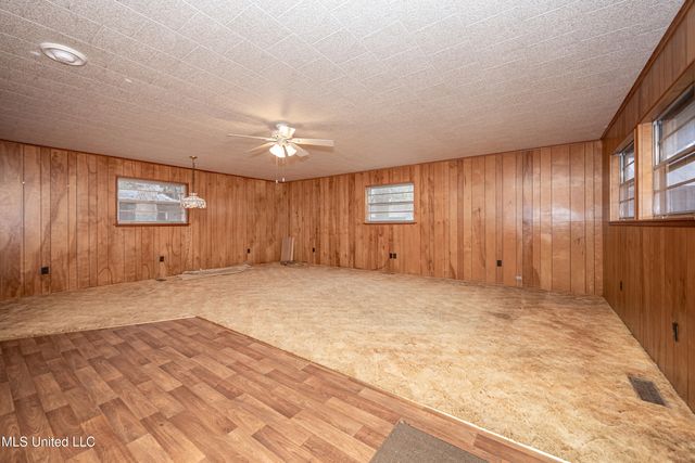 510 Ward Avenue, Ocean Springs, MS 39564