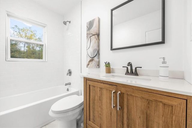 8817 E 57th Terrace, Raytown, MO 64133