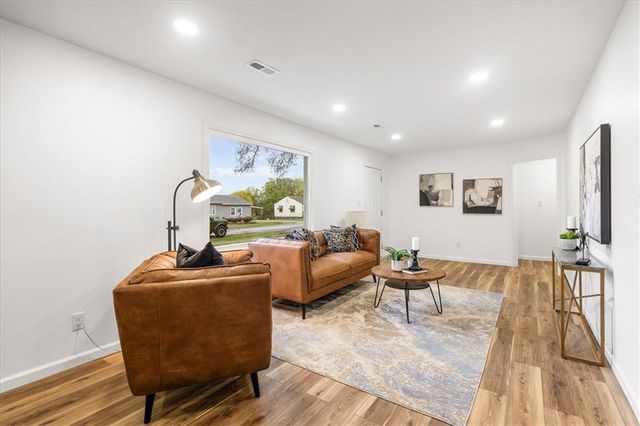 8817 E 57th Terrace, Raytown, MO 64133