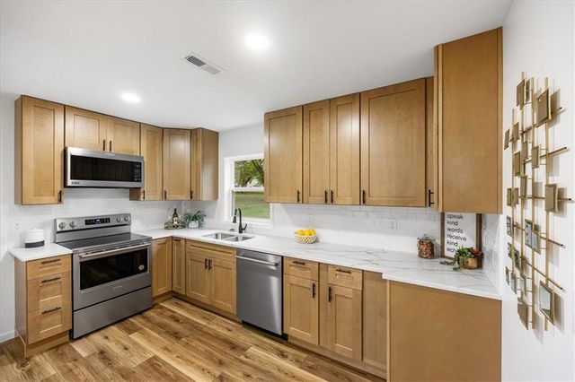 8817 E 57th Terrace, Raytown, MO 64133