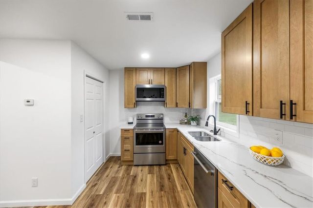 8817 E 57th Terrace, Raytown, MO 64133