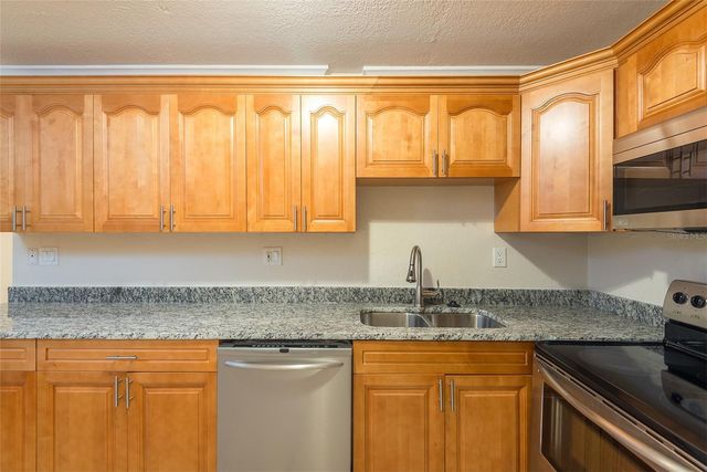 5221 BAYSHORE BOULEVARD 31, Tampa, FL 33611
