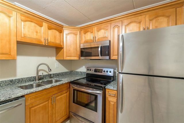 5221 BAYSHORE BOULEVARD 31, Tampa, FL 33611
