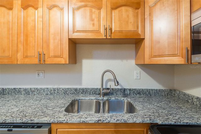 5221 BAYSHORE BOULEVARD 31, Tampa, FL 33611