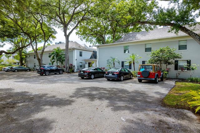 5221 BAYSHORE BOULEVARD 31, Tampa, FL 33611
