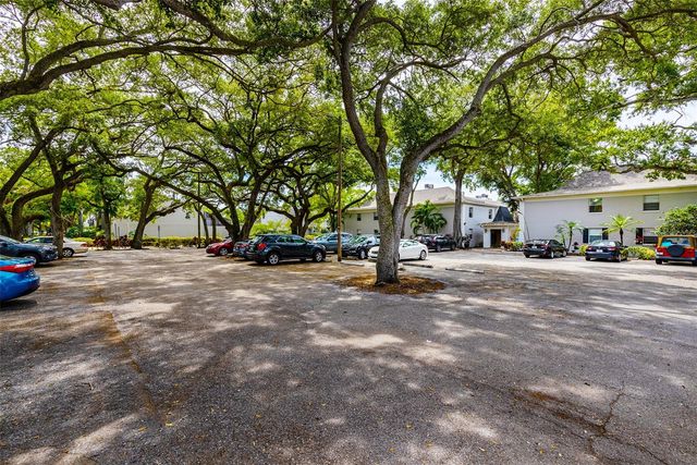 5221 BAYSHORE BOULEVARD 31, Tampa, FL 33611
