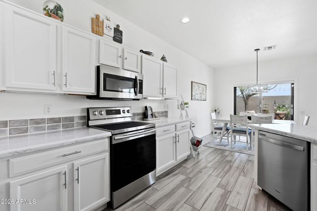 10809 E BOSTON Street, Apache Junction, AZ 85120