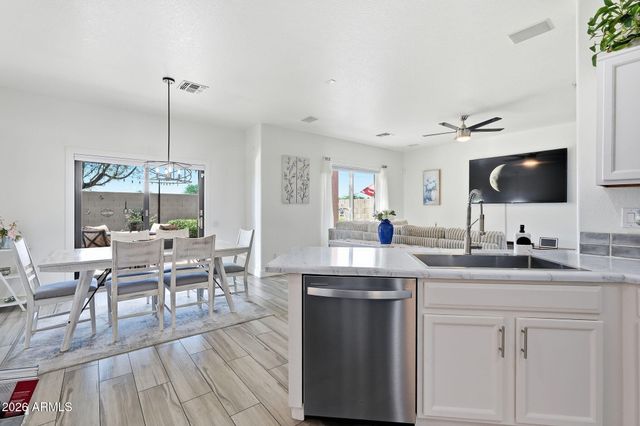 10809 E BOSTON Street, Apache Junction, AZ 85120
