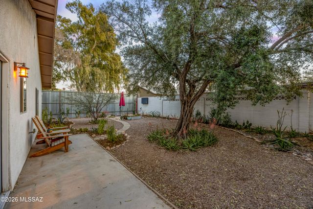 2620 E Copper Street, Tucson, AZ 85716