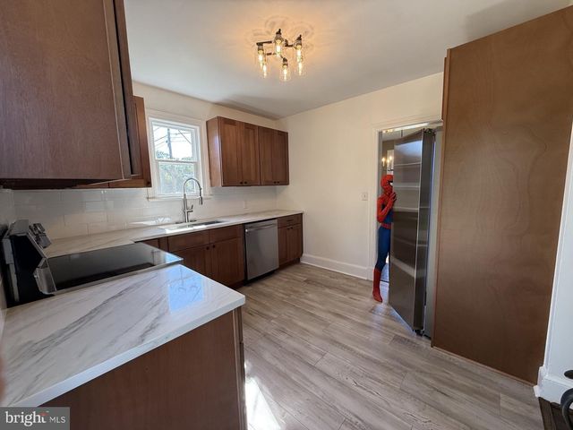 2401 LAFAYETTE BLVD, Fredericksburg, VA 22401
