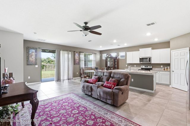 728 Acadia Court SE, Palm Bay, FL 32909