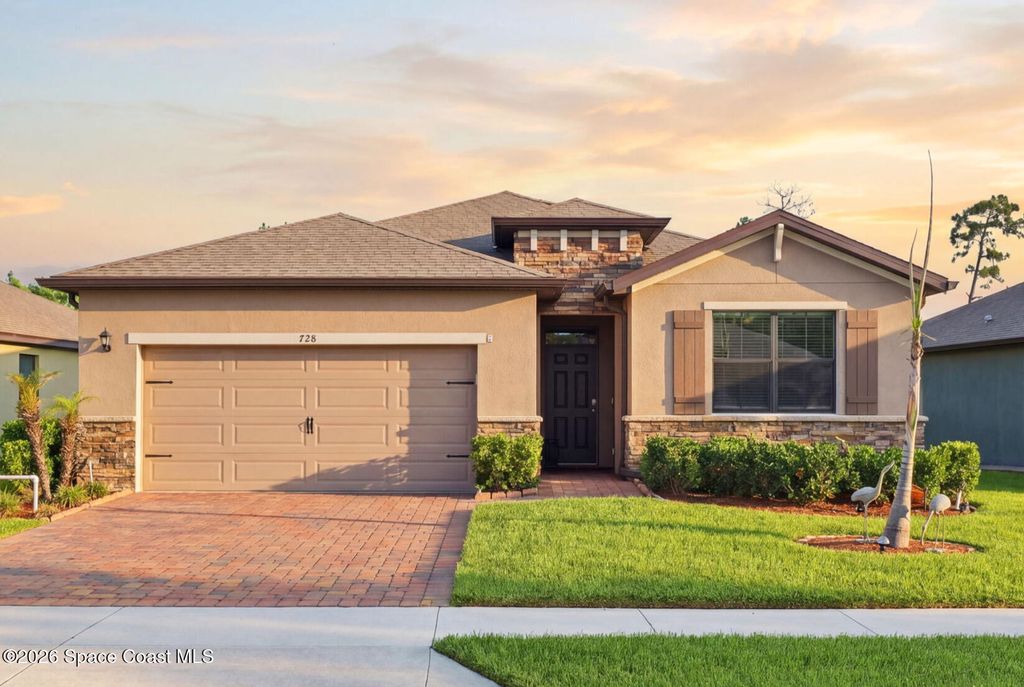 728 Acadia Court SE, Palm Bay, FL 32909