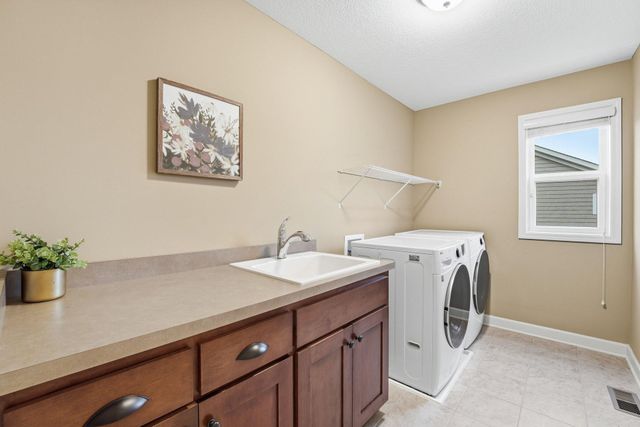 13311 Coachford Avenue, Rosemount, MN 55068