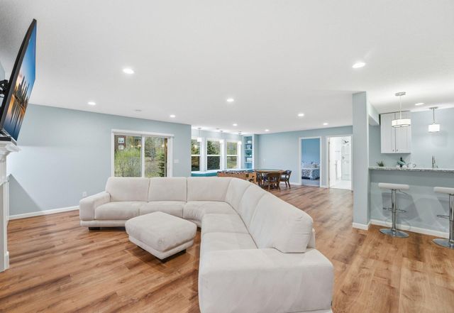 13311 Coachford Avenue, Rosemount, MN 55068