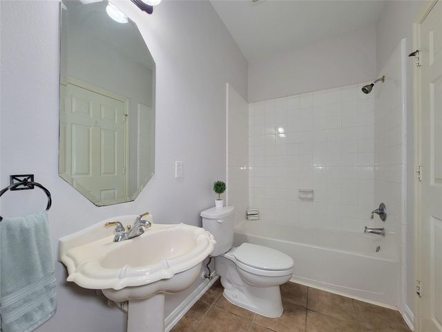17715 Laguna Trail Drive, Houston, TX 77095