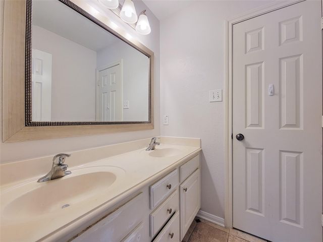 17715 Laguna Trail Drive, Houston, TX 77095