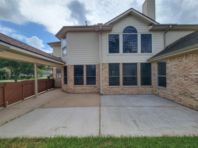 17715 Laguna Trail Drive, Houston, TX 77095