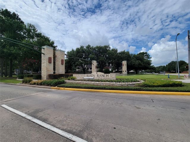 17715 Laguna Trail Drive, Houston, TX 77095