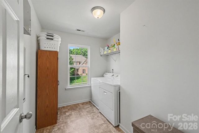 9107 Kensington Forest Drive, Harrisburg, NC 28075