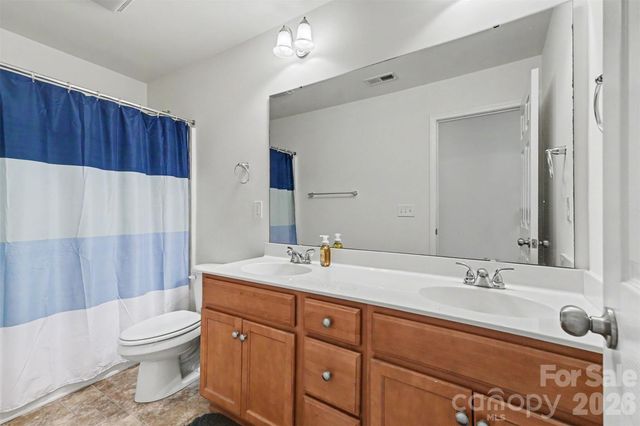 9107 Kensington Forest Drive, Harrisburg, NC 28075