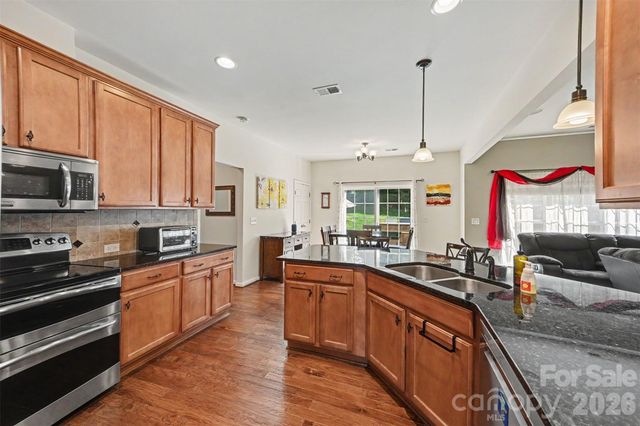 9107 Kensington Forest Drive, Harrisburg, NC 28075