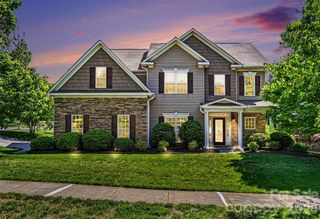 9107 Kensington Forest Drive, Harrisburg, NC 28075