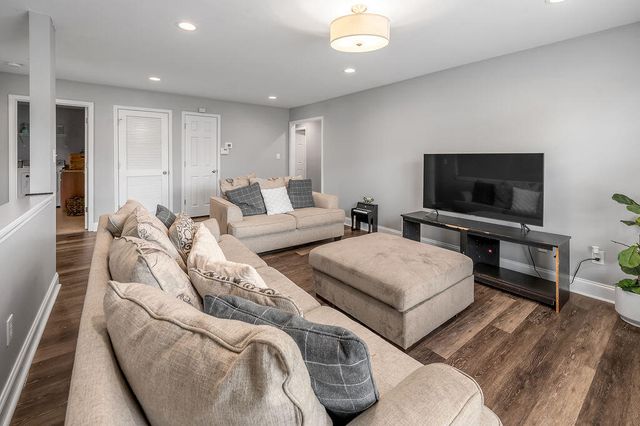 976 Jouett Creek Drive, Lexington, KY 40509