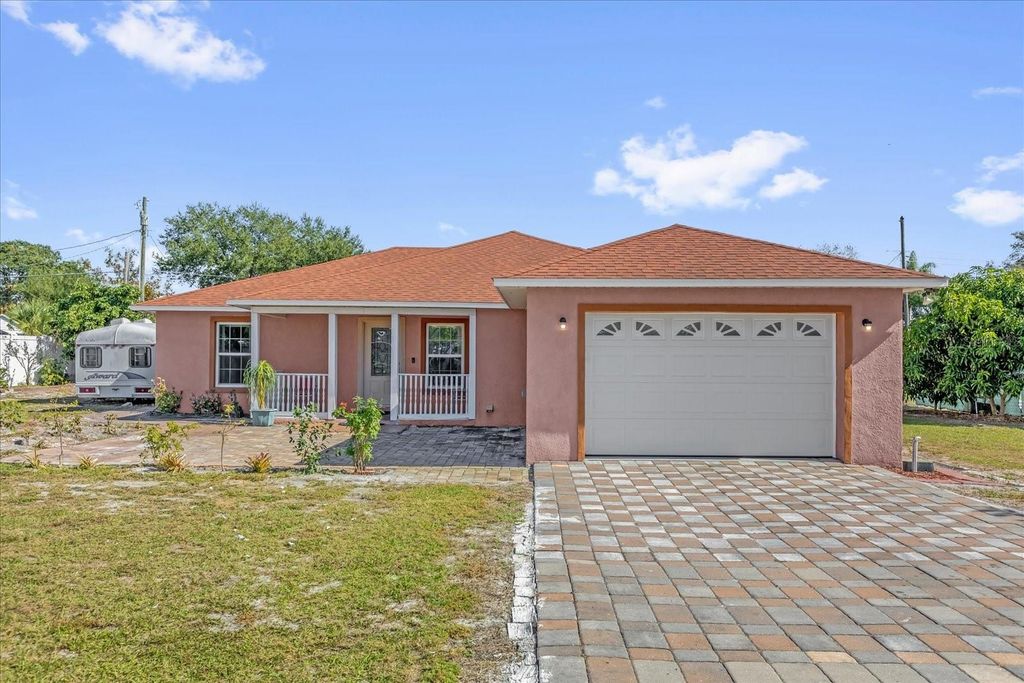 910 RICH DRIVE, Mount Dora, FL 32757