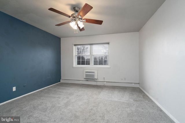 902 GARNET DR, Burlington, NJ 08016