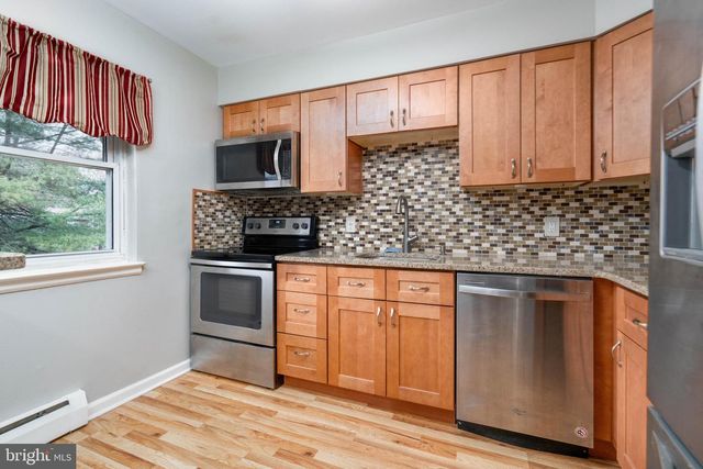 902 GARNET DR, Burlington, NJ 08016