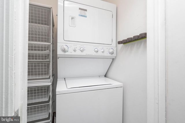 902 GARNET DR, Burlington, NJ 08016