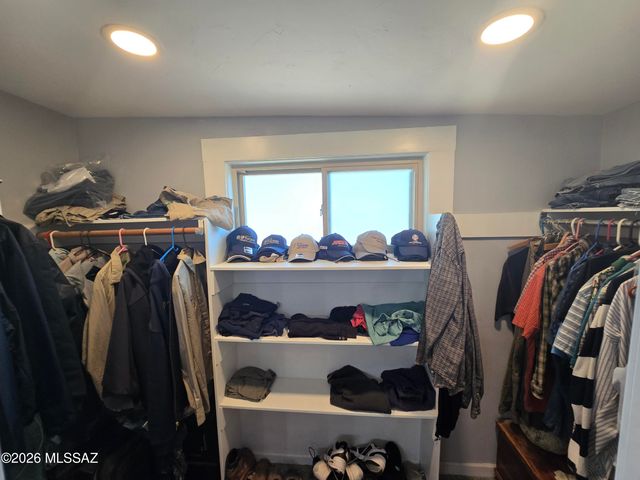 8556 E Kenyon Drive, Tucson, AZ 85710