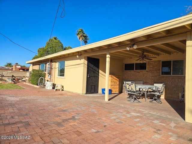 8556 E Kenyon Drive, Tucson, AZ 85710