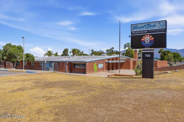 8556 E Kenyon Drive, Tucson, AZ 85710
