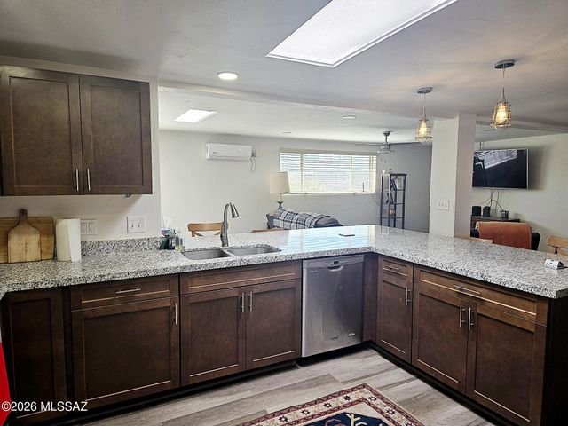 8556 E Kenyon Drive, Tucson, AZ 85710