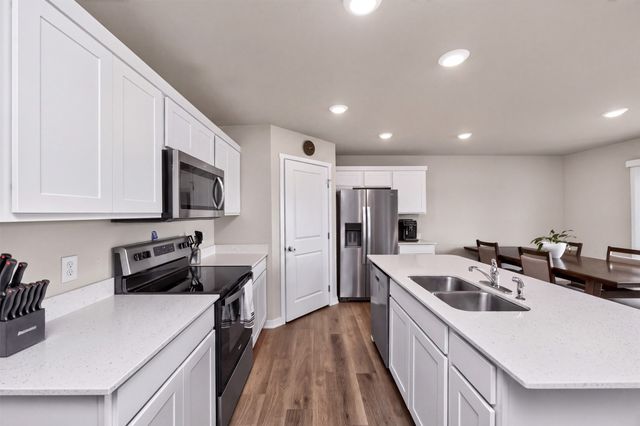 1636 NE Deerfield Drive, Ankeny, IA 50021