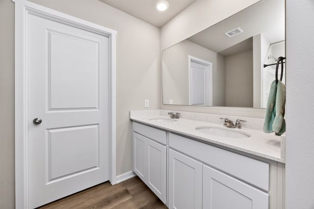 1636 NE Deerfield Drive, Ankeny, IA 50021