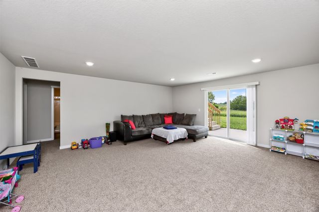 1636 NE Deerfield Drive, Ankeny, IA 50021