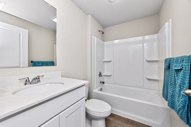 1636 NE Deerfield Drive, Ankeny, IA 50021