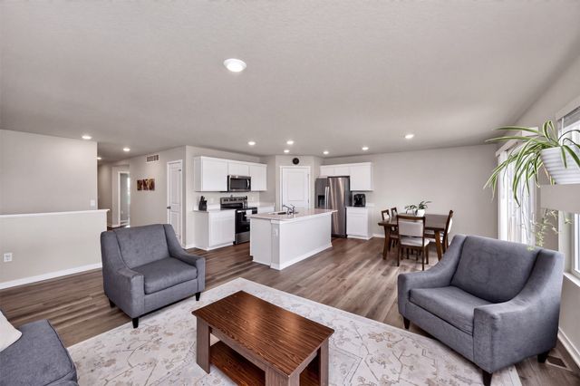 1636 NE Deerfield Drive, Ankeny, IA 50021