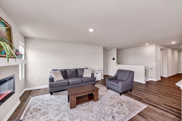1636 NE Deerfield Drive, Ankeny, IA 50021