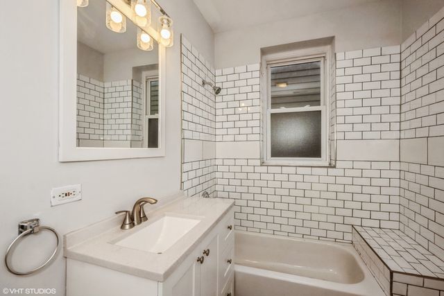 3252 S Prairie Avenue 2S, Chicago, IL 60616