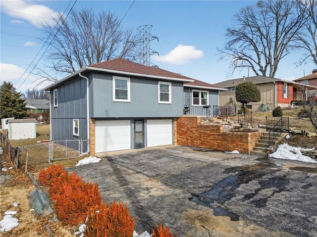 2114 Shearer Road, Kansas City, KS 66106