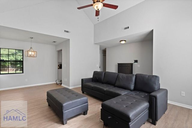 807 Hidden Hollow Circle, Hinesville, GA 31313