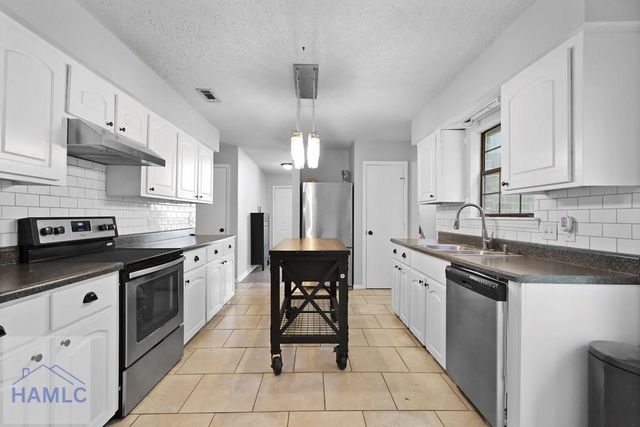 807 Hidden Hollow Circle, Hinesville, GA 31313