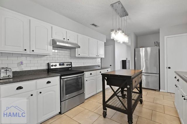 807 Hidden Hollow Circle, Hinesville, GA 31313