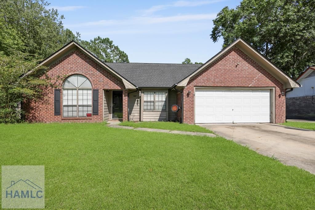 807 Hidden Hollow Circle, Hinesville, GA 31313