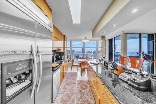 3530 Mystic Pointe Dr 3210, Aventura, FL 33180